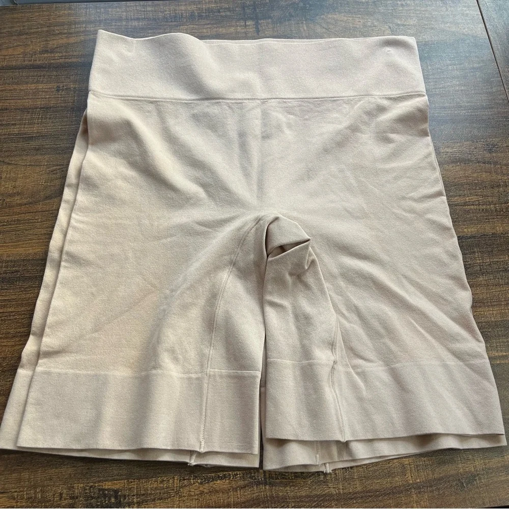 Jockey Generation Women’s Ultralight Smoothing Slipshorts - Picture 4 of 6